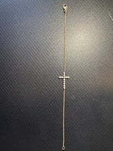 將圖片加載到圖庫查看器中， Lucera Diamond Cross Bracelet in 18K Yellow Gold | JustLise